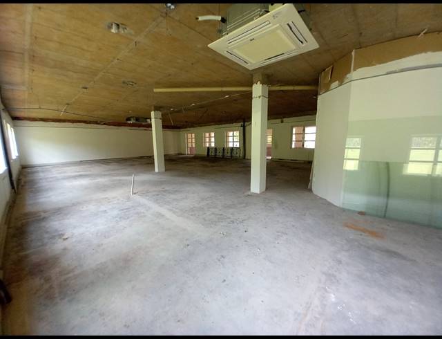 712M² OFFICE TO LET IN BRYANSTON